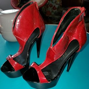 Ellie Platform Shoes 👠